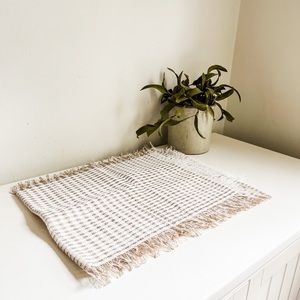Woven table runner
